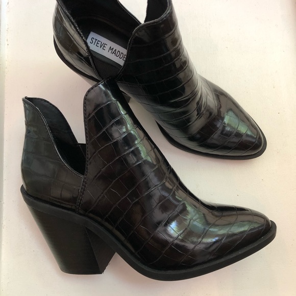 Steve Madden Leve Block Heel Boot - Picture 4 of 15